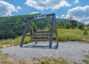 Rozhľadňa s hojdačkou na Brotnici - Turiec ako na dlani