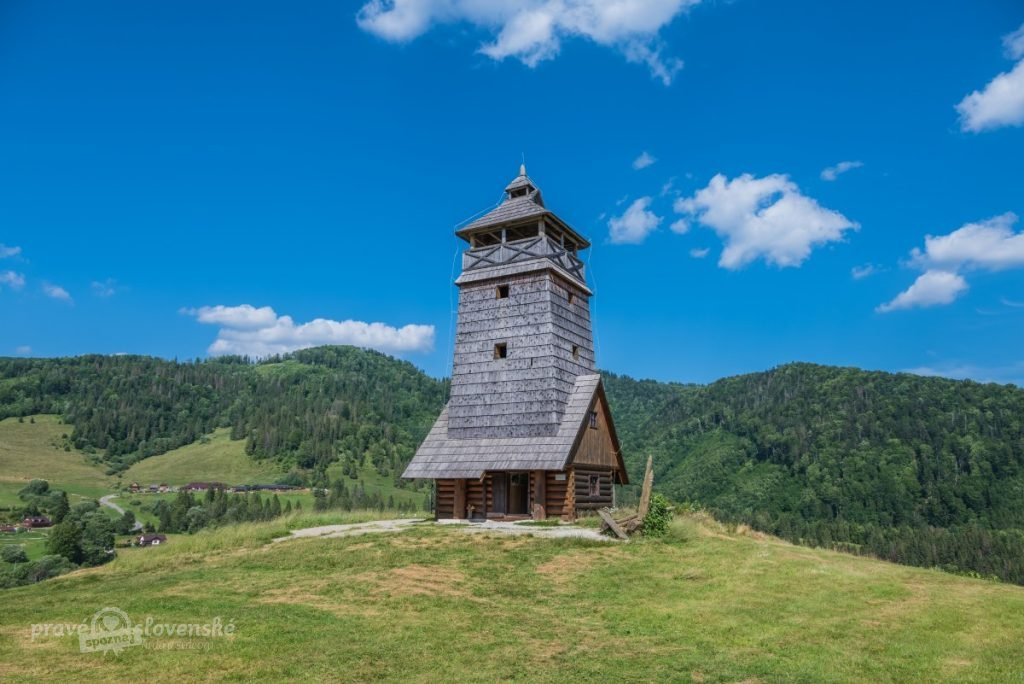 Vyhliadková veža Zbojská s kaplnkou sv.Juraja a miniexpozíciou