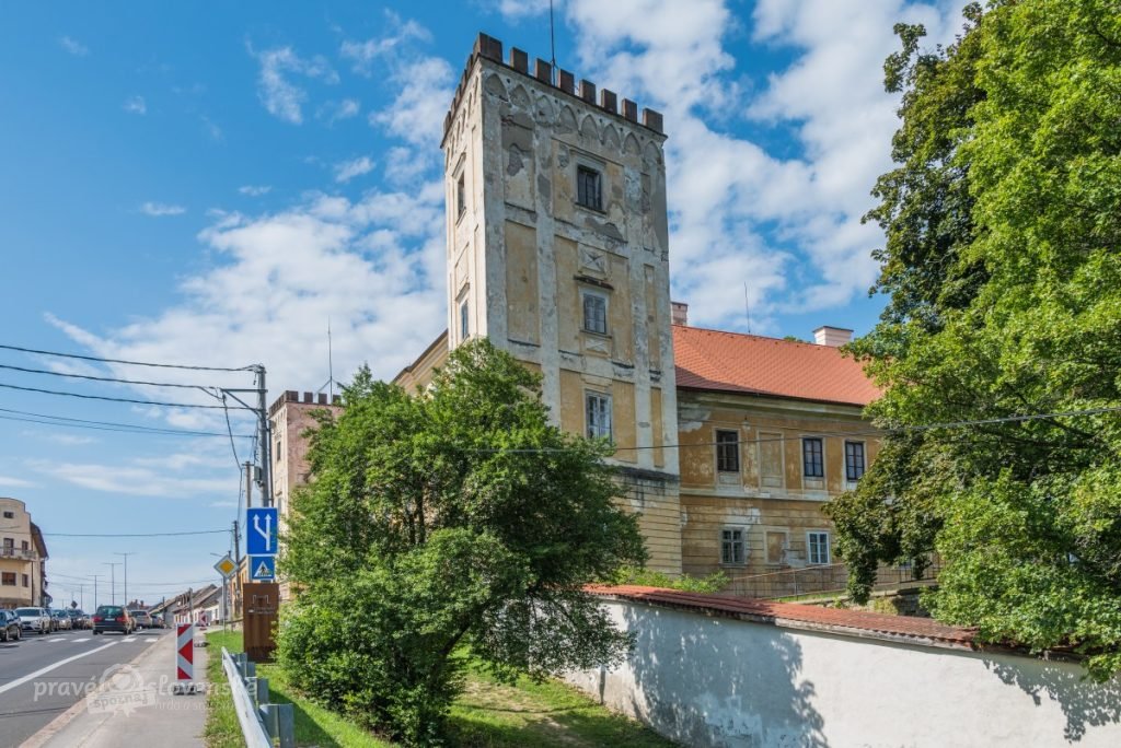 Biskupský kaštieľ v Žiari nad Hronom - centrum národno-oslobodzovacieho hnutia Slovákov
