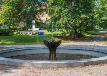 Mestský park Štefana Moysesa pri Biskupskom kaštieli v Žiari nad Hronom